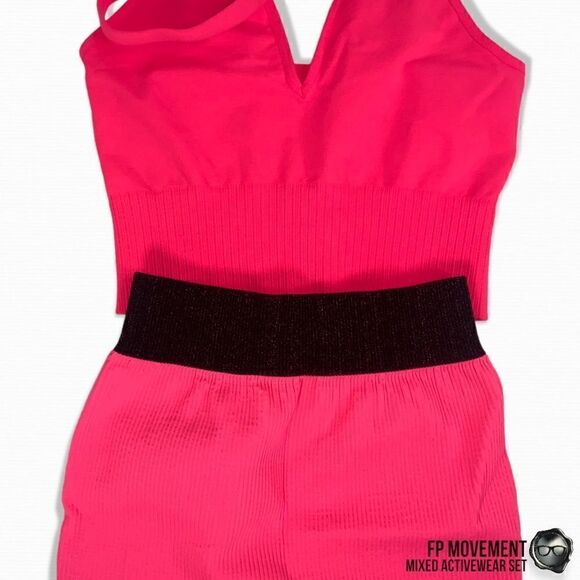 FP MOVEMENT MIXED ACTIVEWEAR SET: GOOD KARMA CROP TANK + PRAJNA SHORTS IN MALIBU - Picture 4 of 15